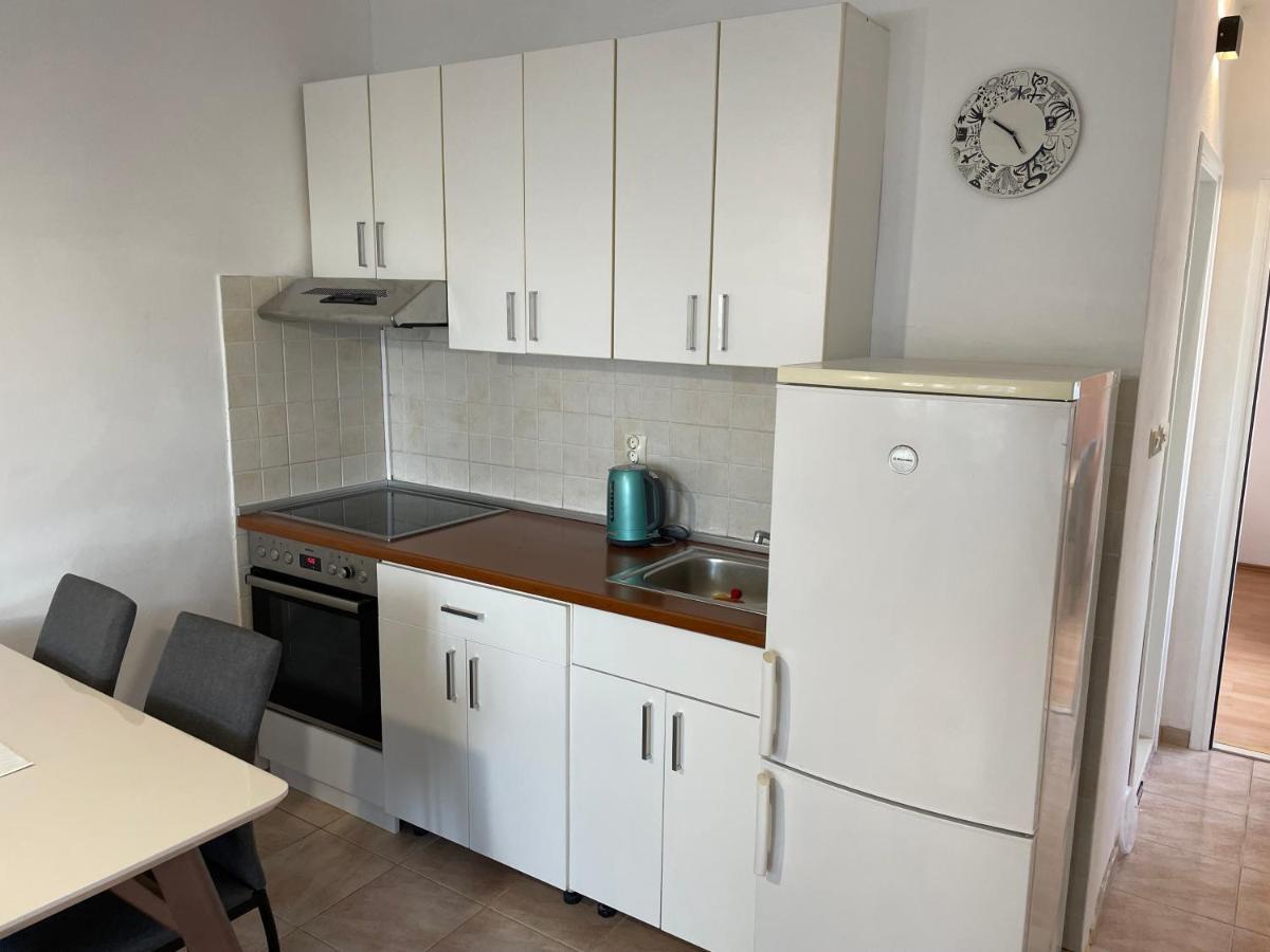 Apartment Dado Dugi Rat Exterior photo